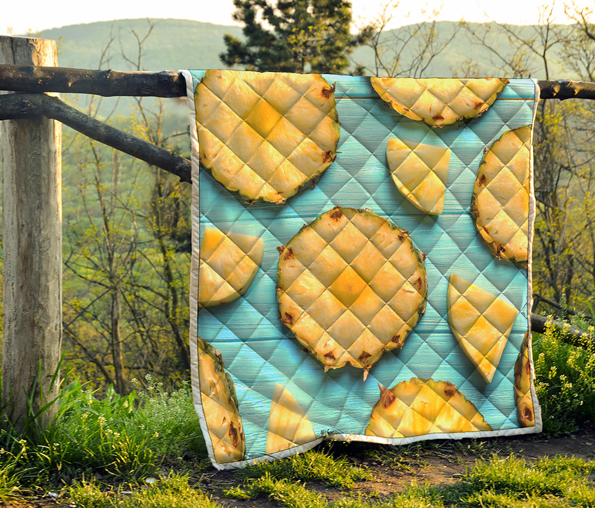 Sliced Pineapple Print Quilt