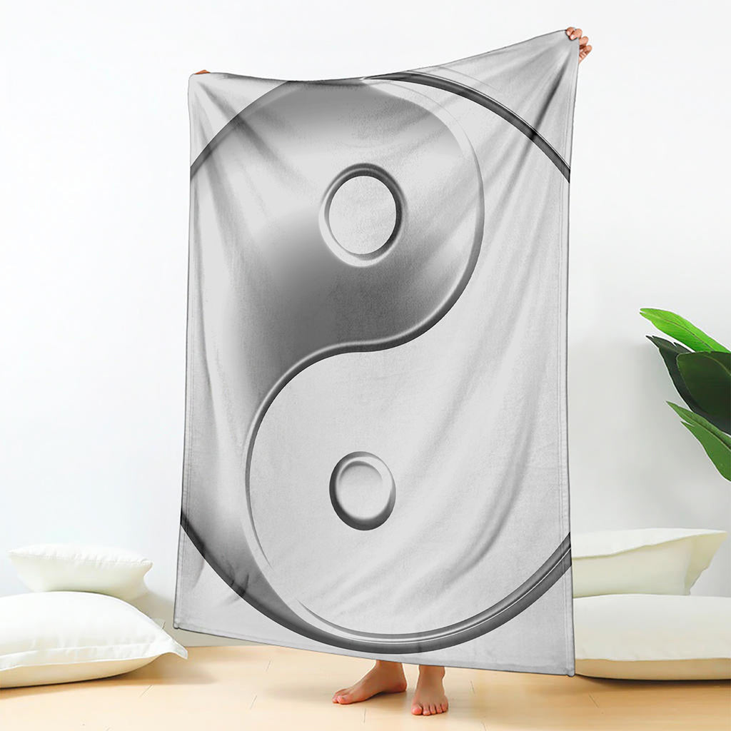 Sliver And White Yin Yang Print Blanket
