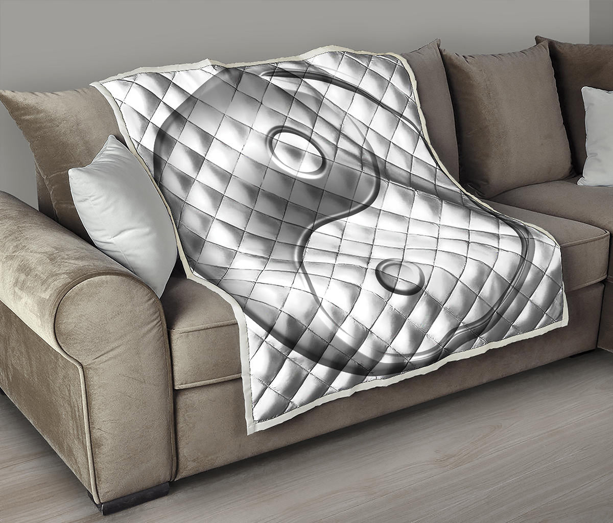 Sliver And White Yin Yang Print Quilt