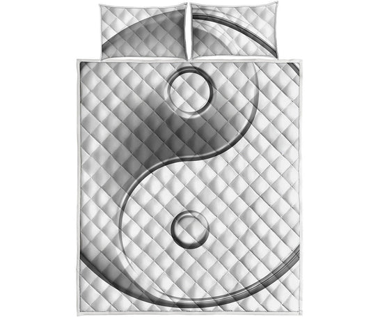 Sliver And White Yin Yang Print Quilt Bed Set