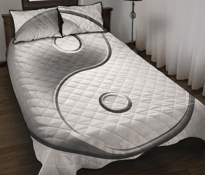 Sliver And White Yin Yang Print Quilt Bed Set