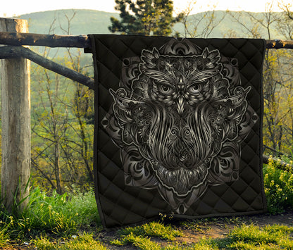 Sliver Spiritual Owl Print Quilt