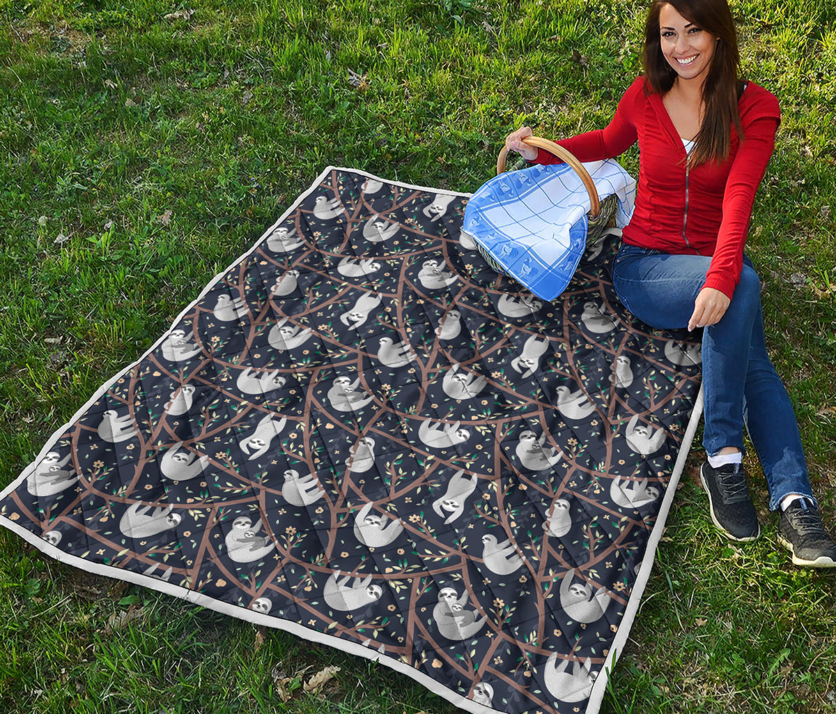 Sloth Family Pattern Print Quilt