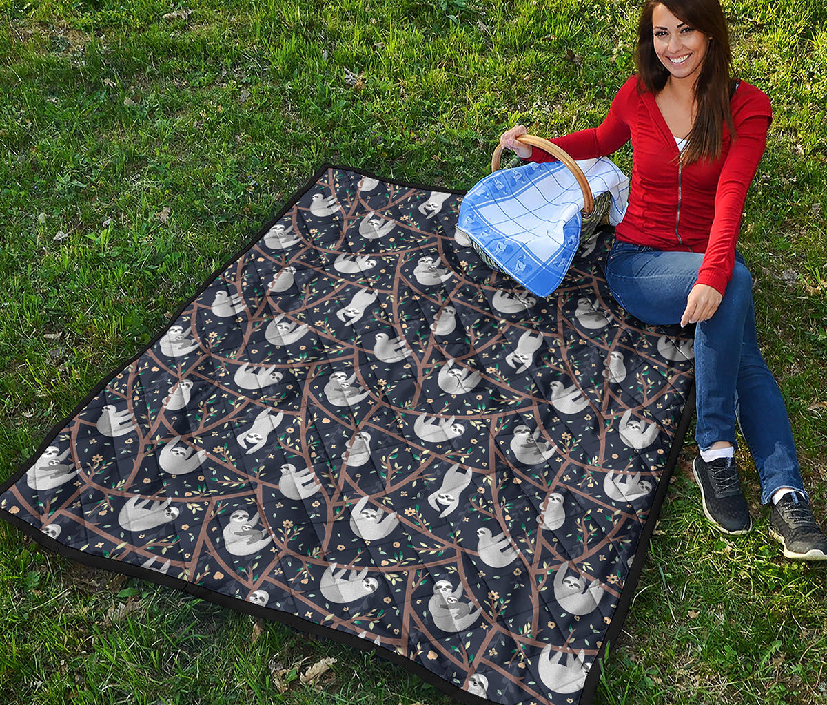 Sloth Family Pattern Print Quilt