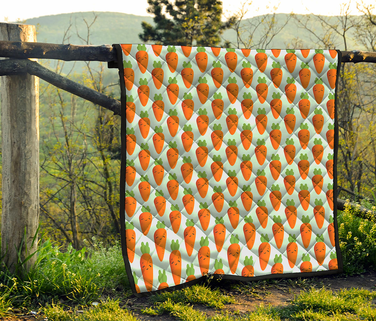 Smiling Carrot Pattern Print Quilt