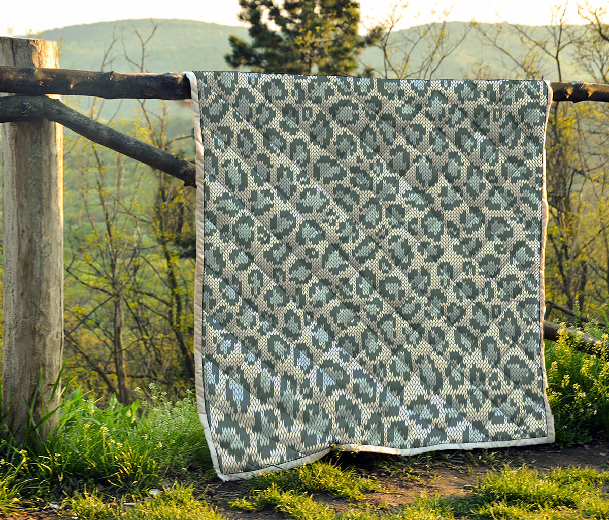 Snow Leopard Knitted Pattern Print Quilt