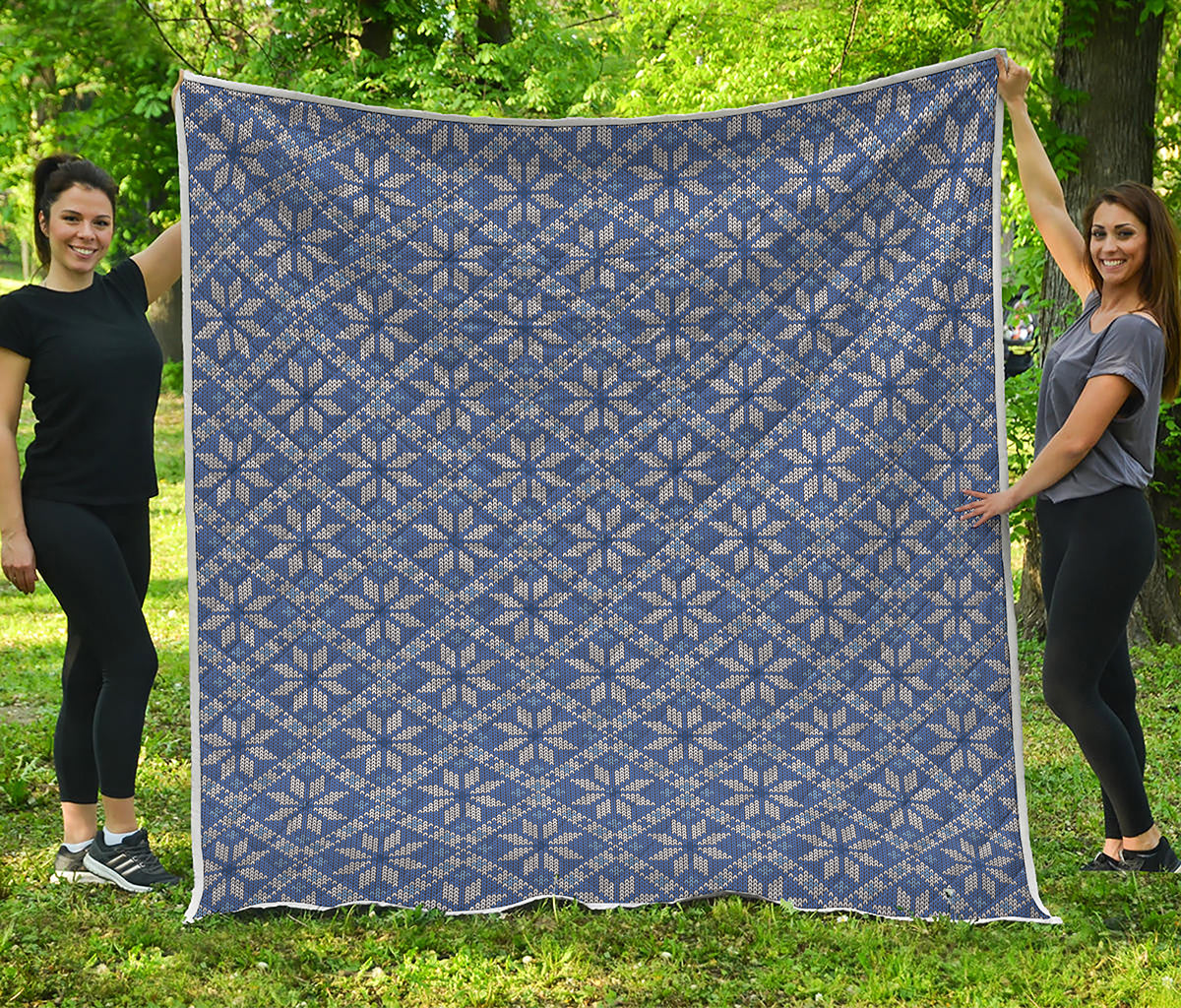 Snowflakes Knitted Pattern Print Quilt