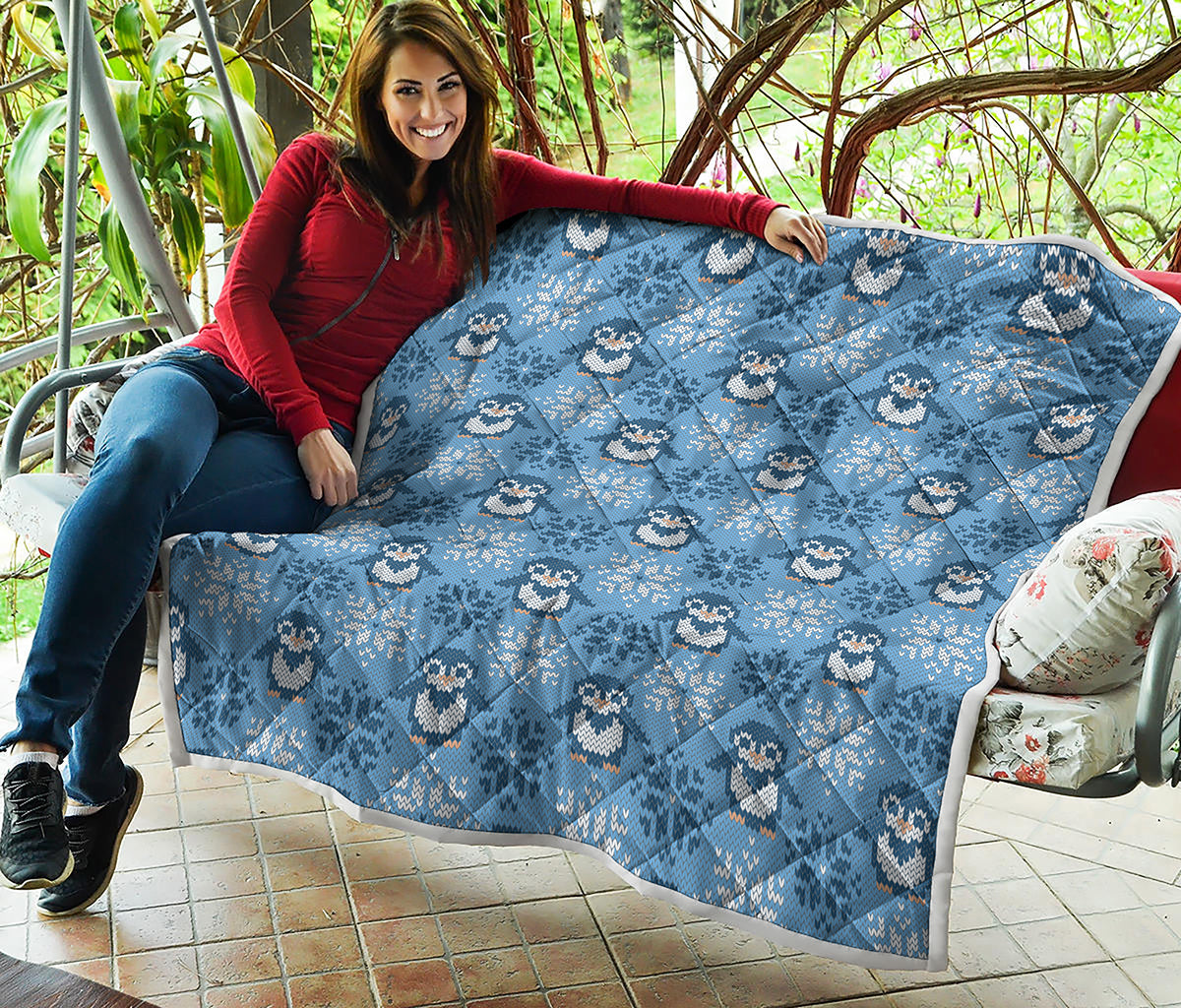 Snowy Penguin Knitted Pattern Print Quilt
