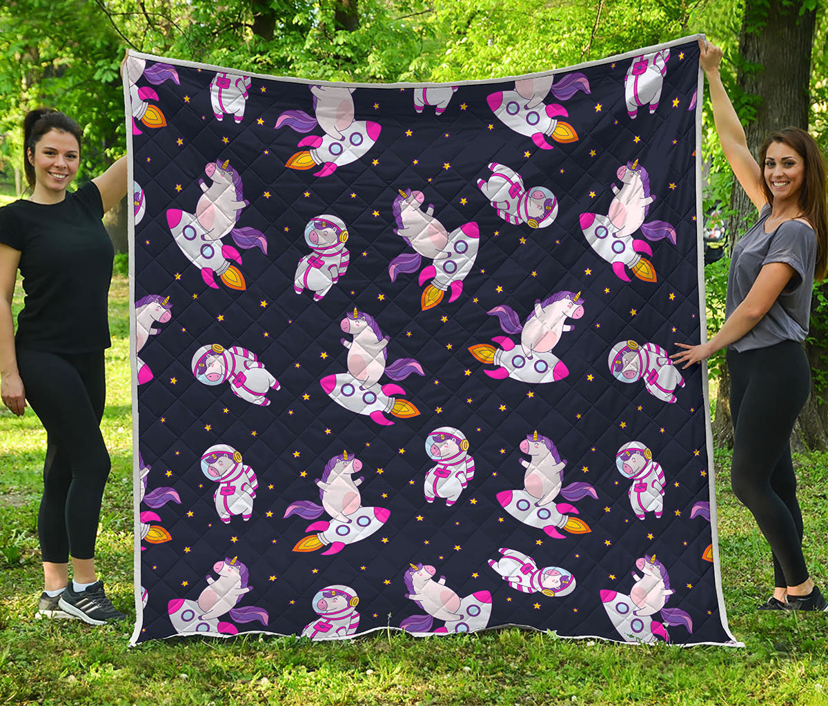 Space Astronaut Unicorn Pattern Print Quilt