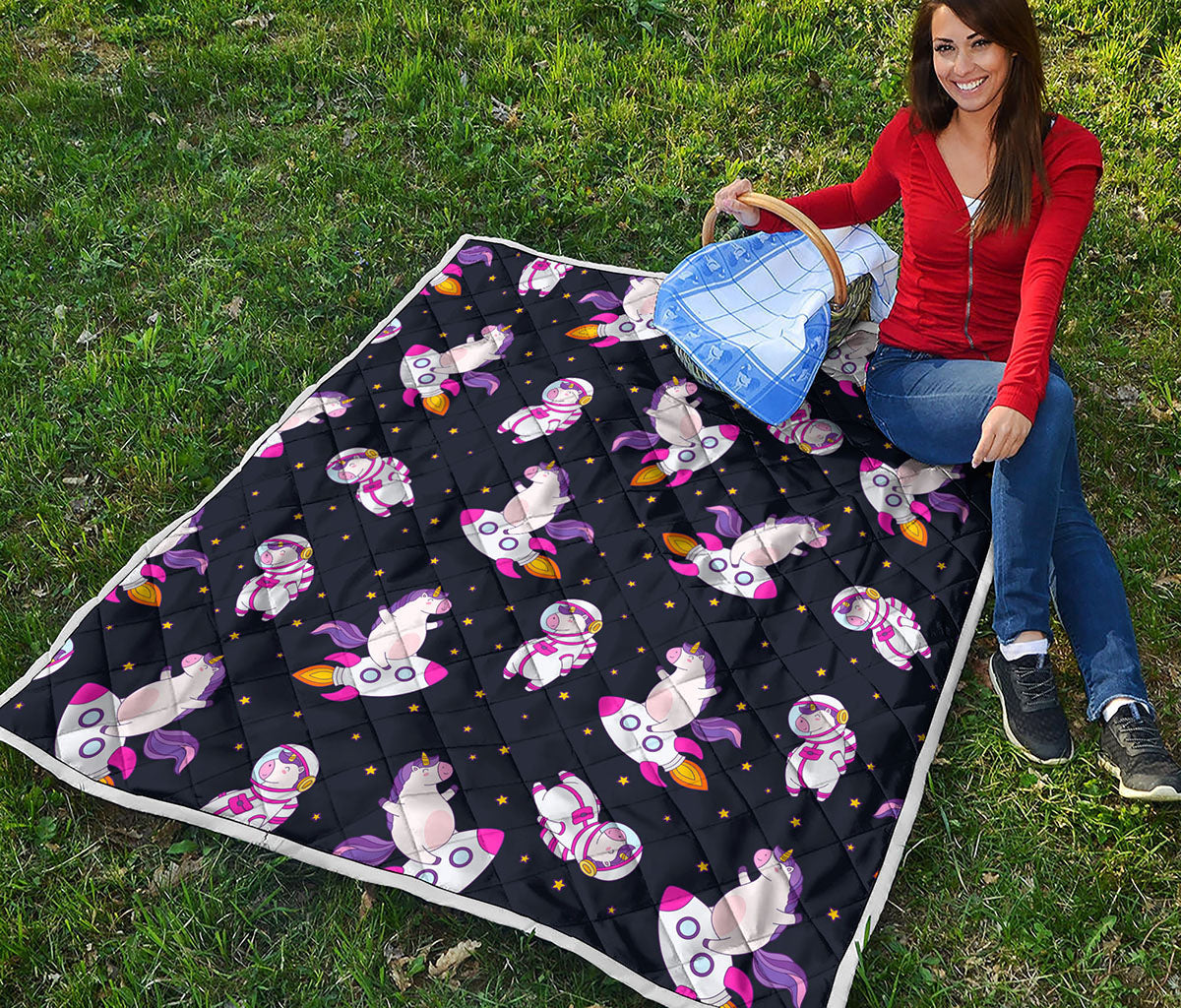 Space Astronaut Unicorn Pattern Print Quilt