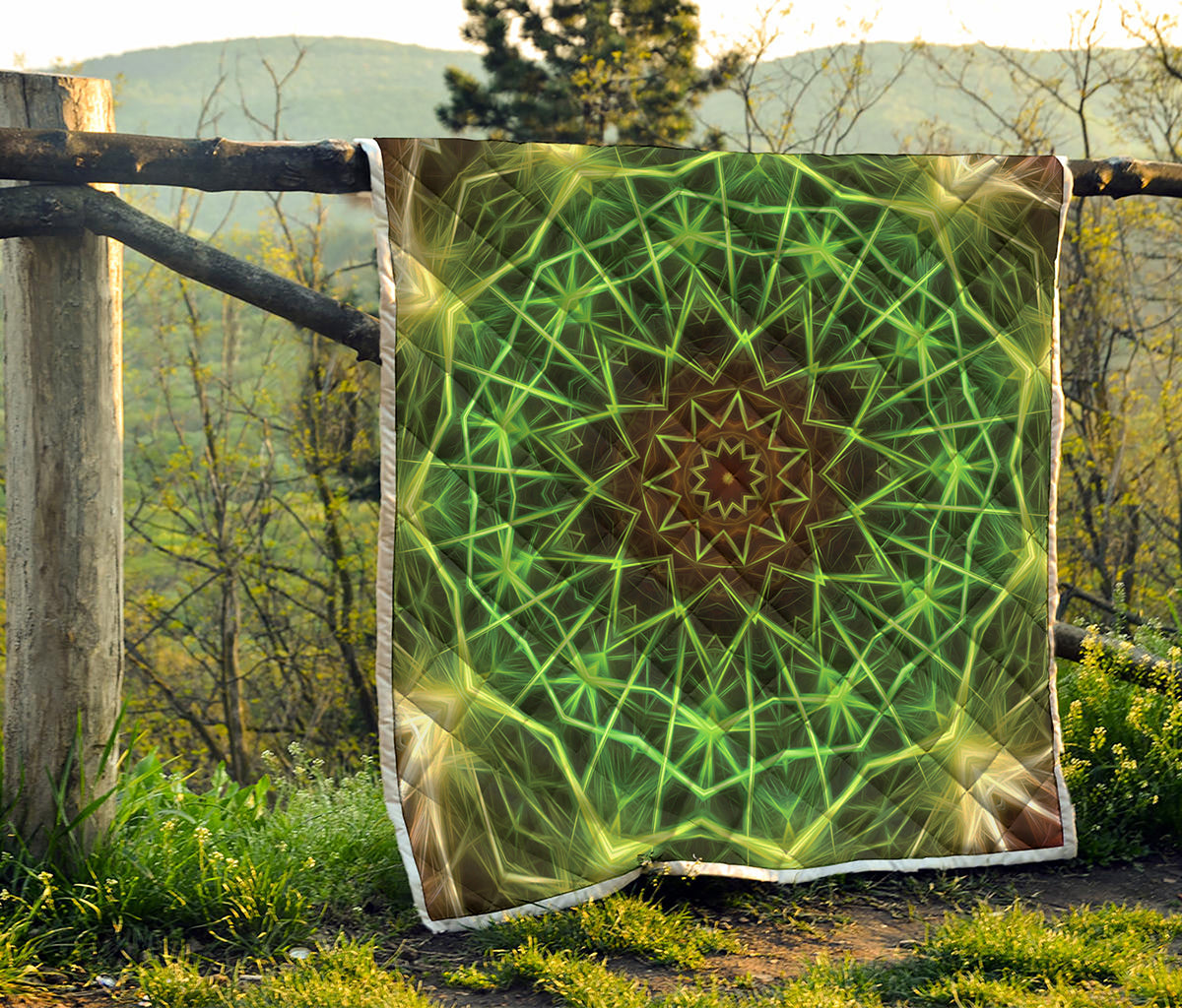 Sparkle Kaleidoscope Print Quilt