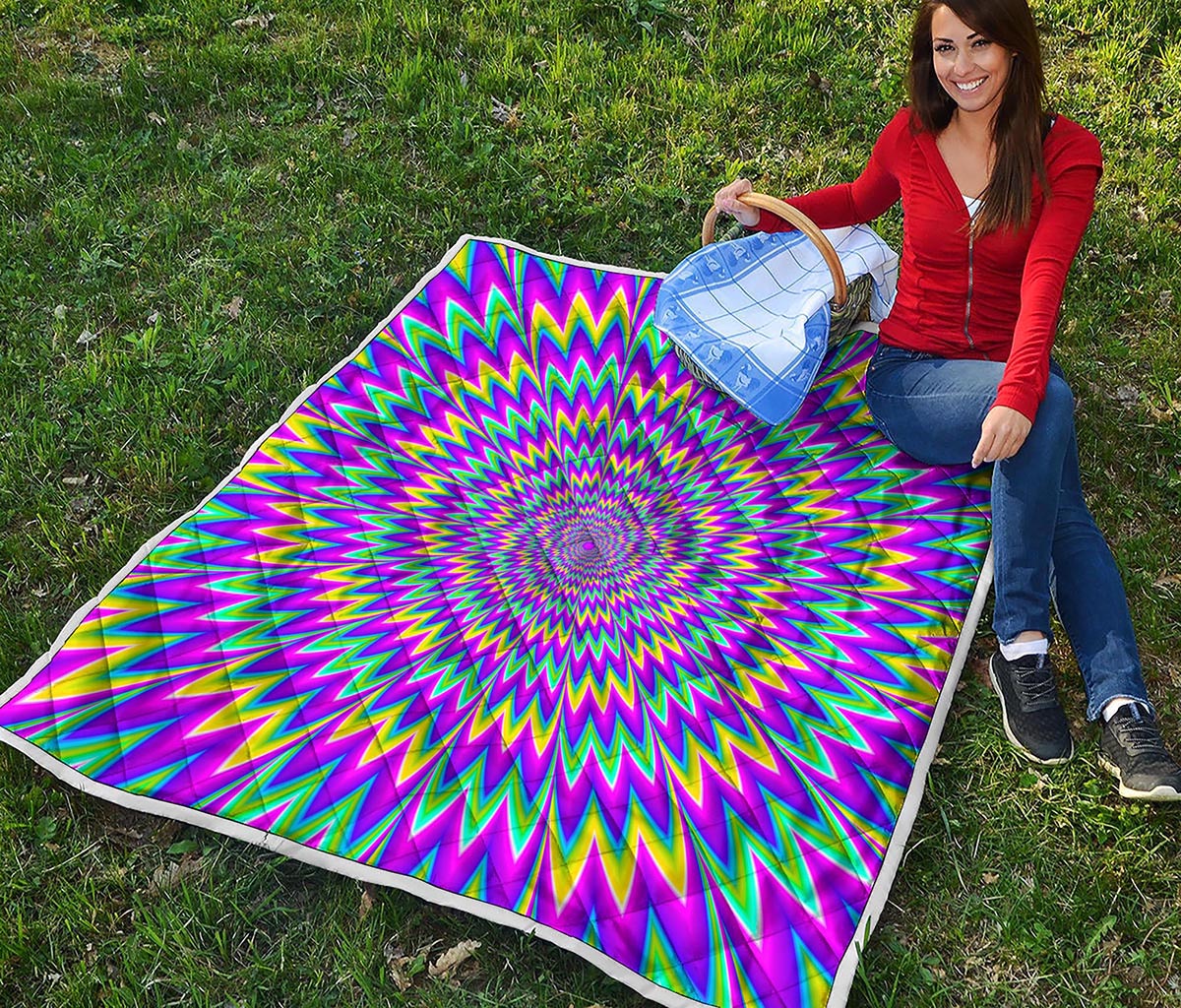Spiky Spiral Moving Optical Illusion Quilt