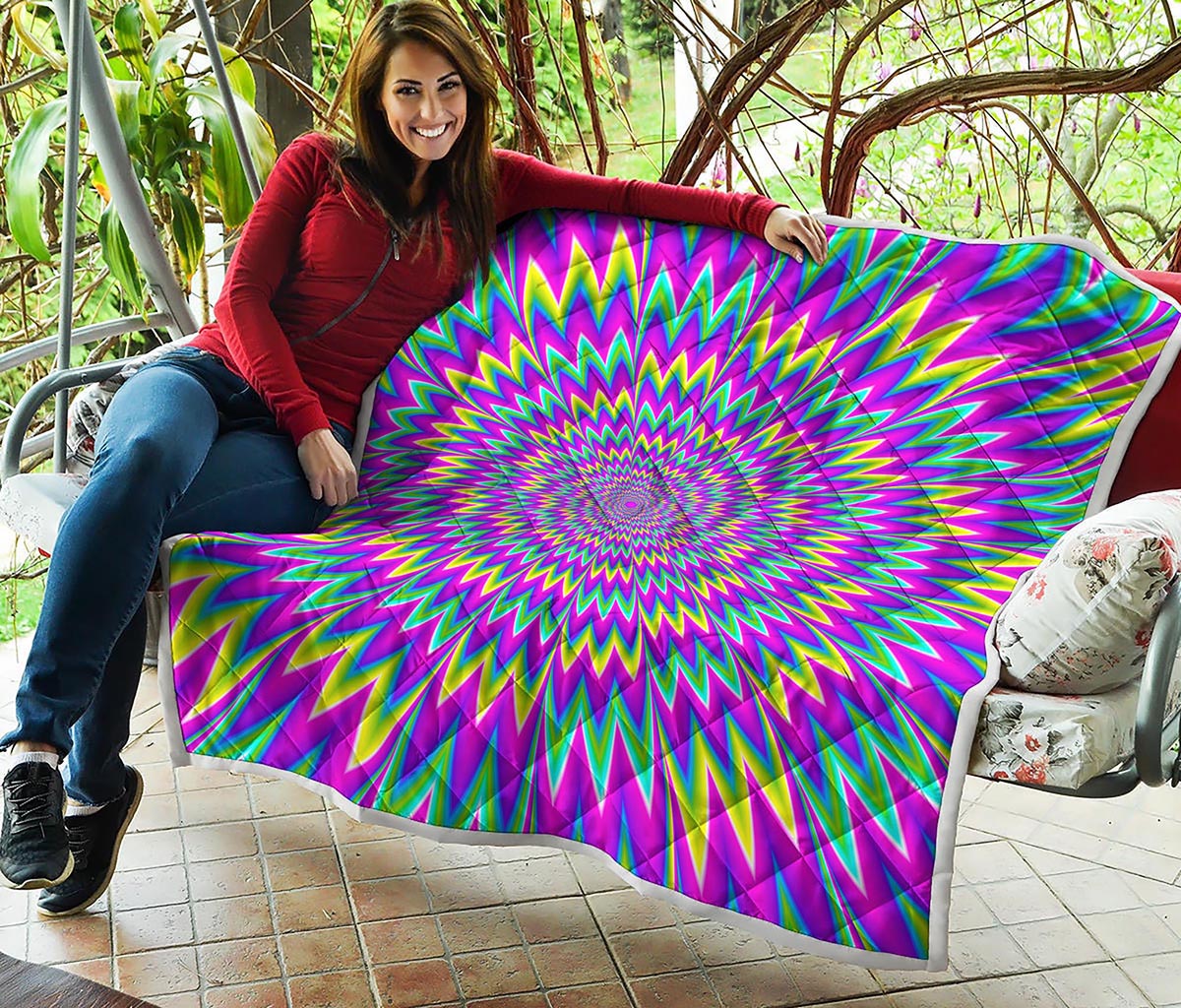 Spiky Spiral Moving Optical Illusion Quilt