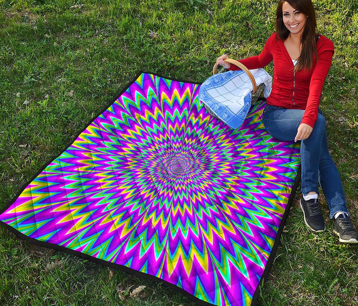 Spiky Spiral Moving Optical Illusion Quilt