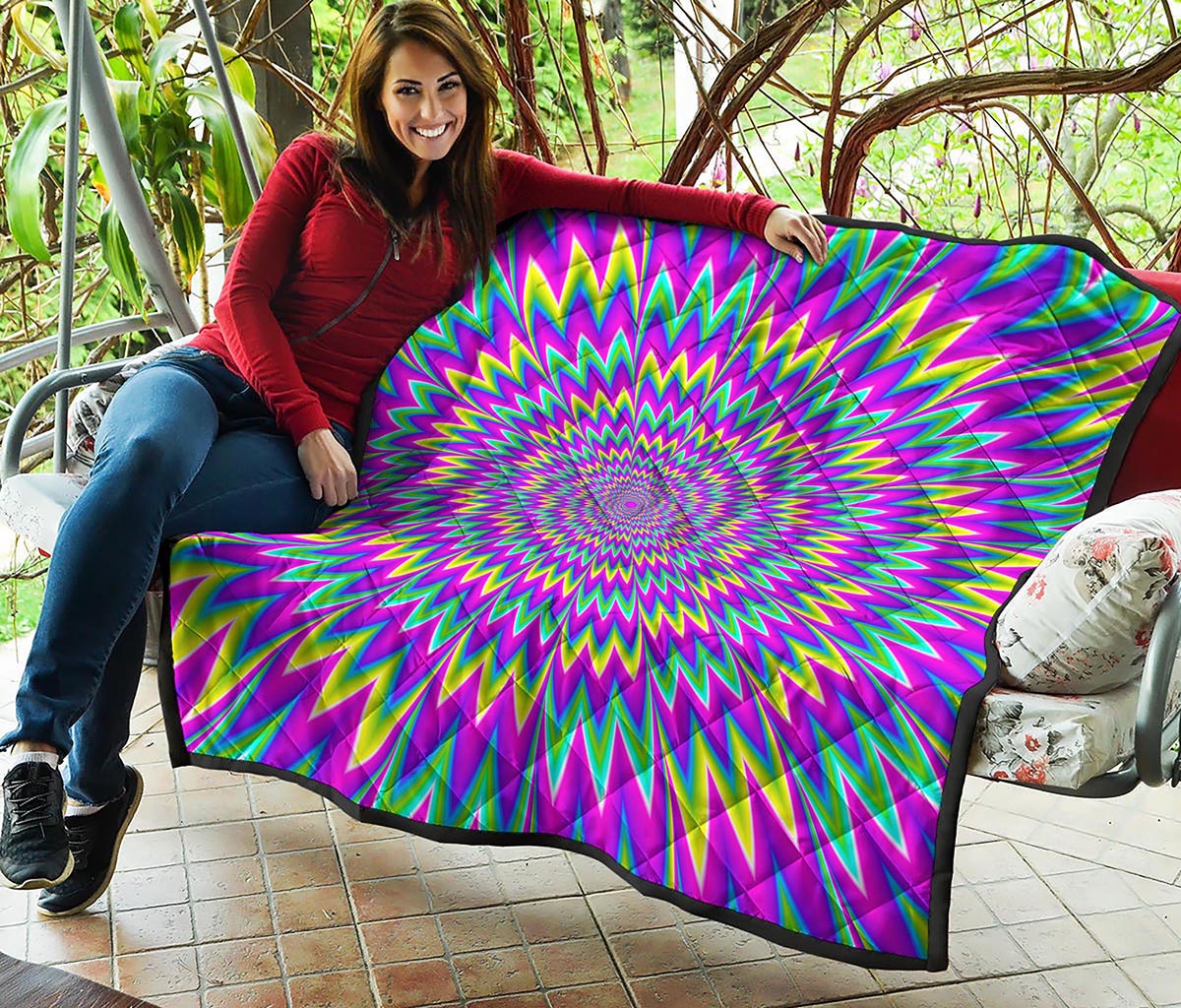 Spiky Spiral Moving Optical Illusion Quilt