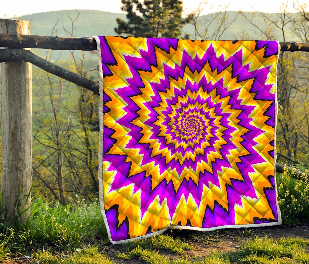 Spiral Expansion Moving Optical Illusion Quilt