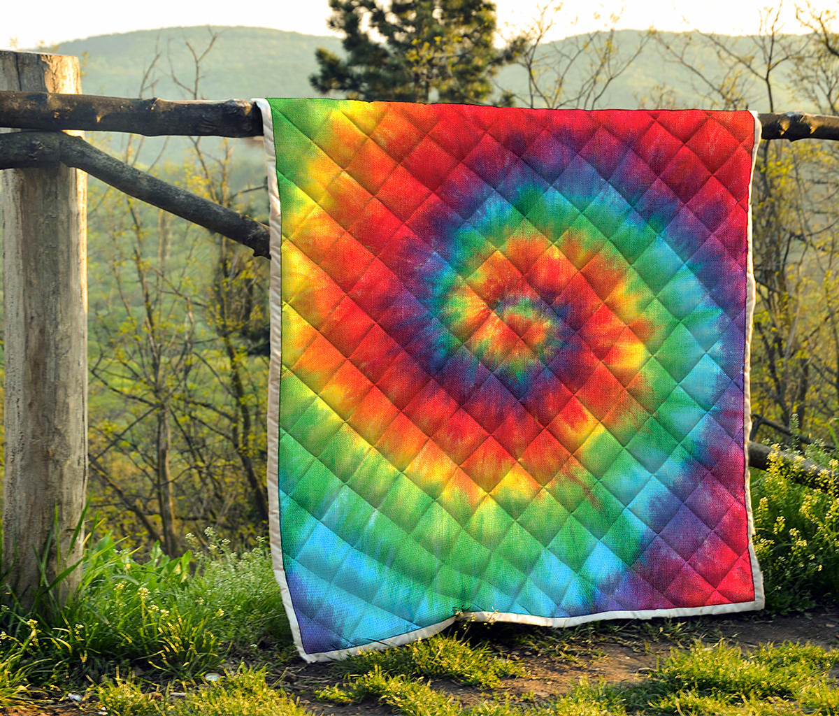 Spiral Tie Dye Print Quilt
