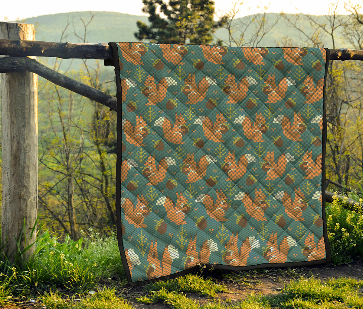 Squirrel Knitted Pattern Print Quilt