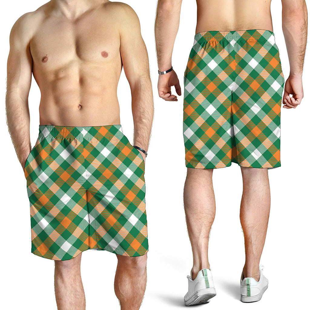 St. Patrick's Day Plaid Pattern Print Men's Shorts