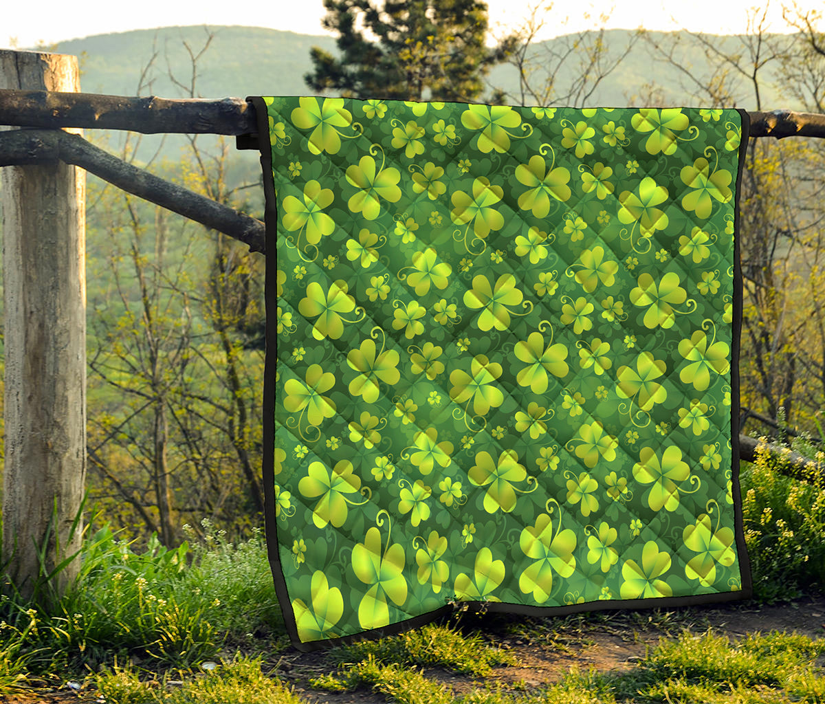 St. Patrick's Day Shamrock Pattern Print Quilt