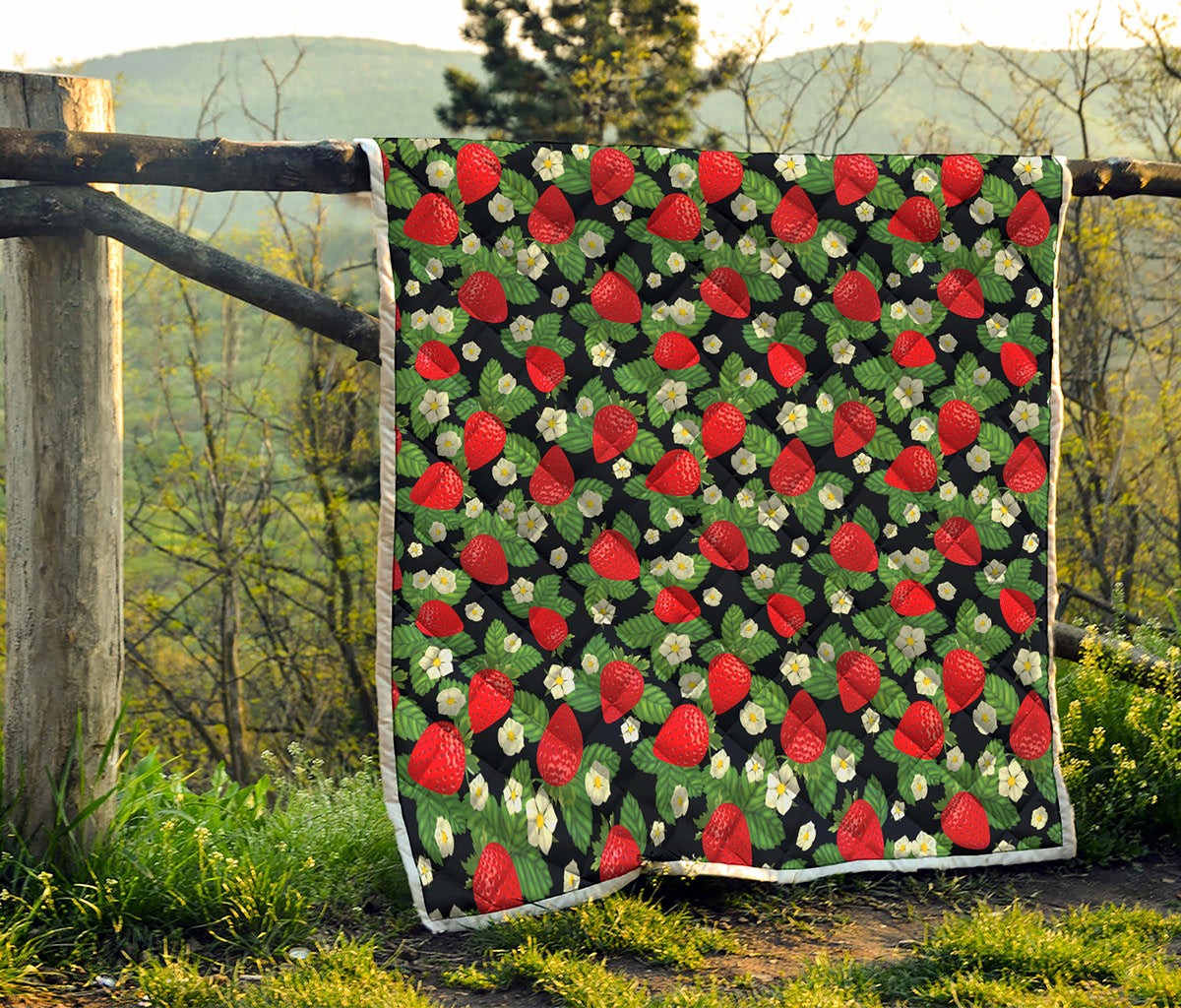 Strawberry And Flower Pattern Print Quilt