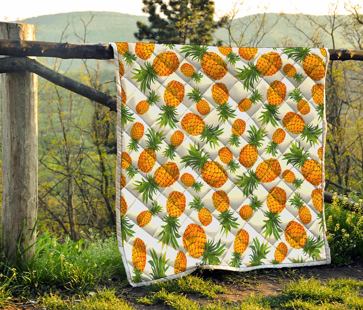 Summer Pineapple Pattern Print Quilt