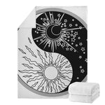 Sun And Moon Yin Yang Print Blanket