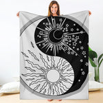 Sun And Moon Yin Yang Print Blanket