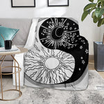 Sun And Moon Yin Yang Print Blanket