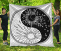 Sun And Moon Yin Yang Print Quilt