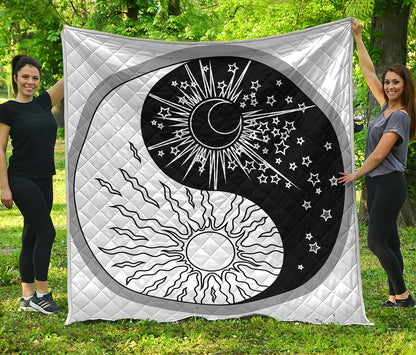 Sun And Moon Yin Yang Print Quilt