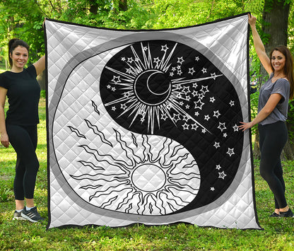 Sun And Moon Yin Yang Print Quilt