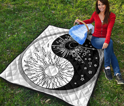 Sun And Moon Yin Yang Print Quilt