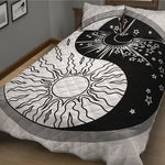 Sun And Moon Yin Yang Print Quilt Bed Set