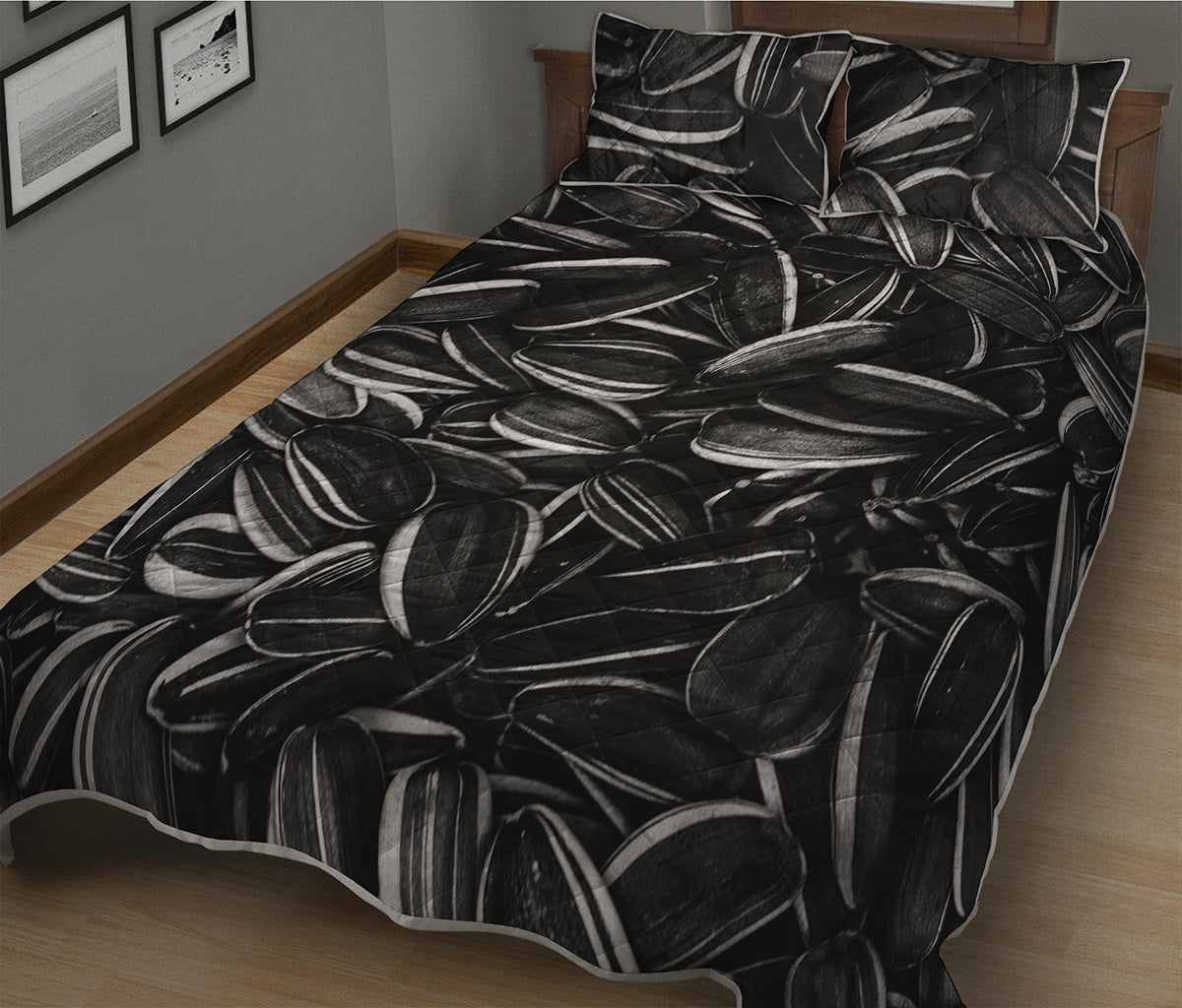 Sunflower Seeds Print Quilt Bed Set