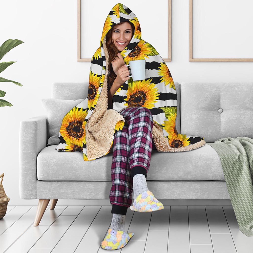 Sunflower Striped Pattern Print Hooded Blanket