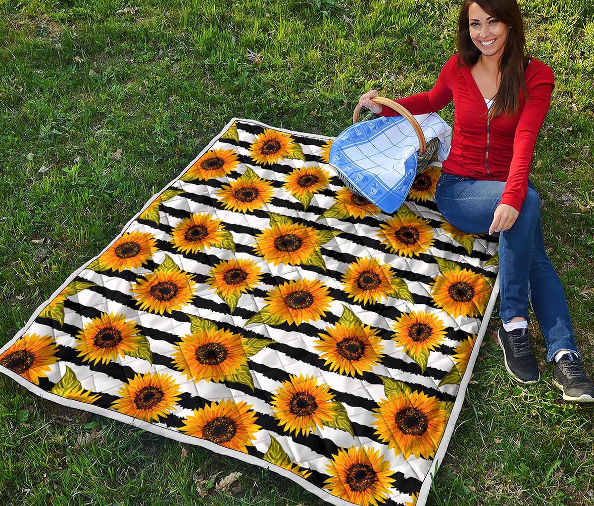 Sunflower Striped Pattern Print Quilt