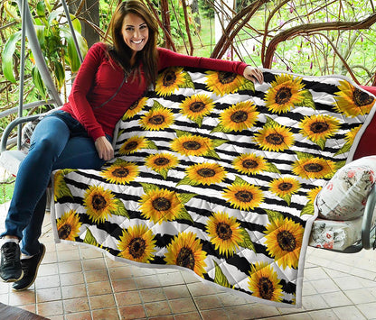 Sunflower Striped Pattern Print Quilt