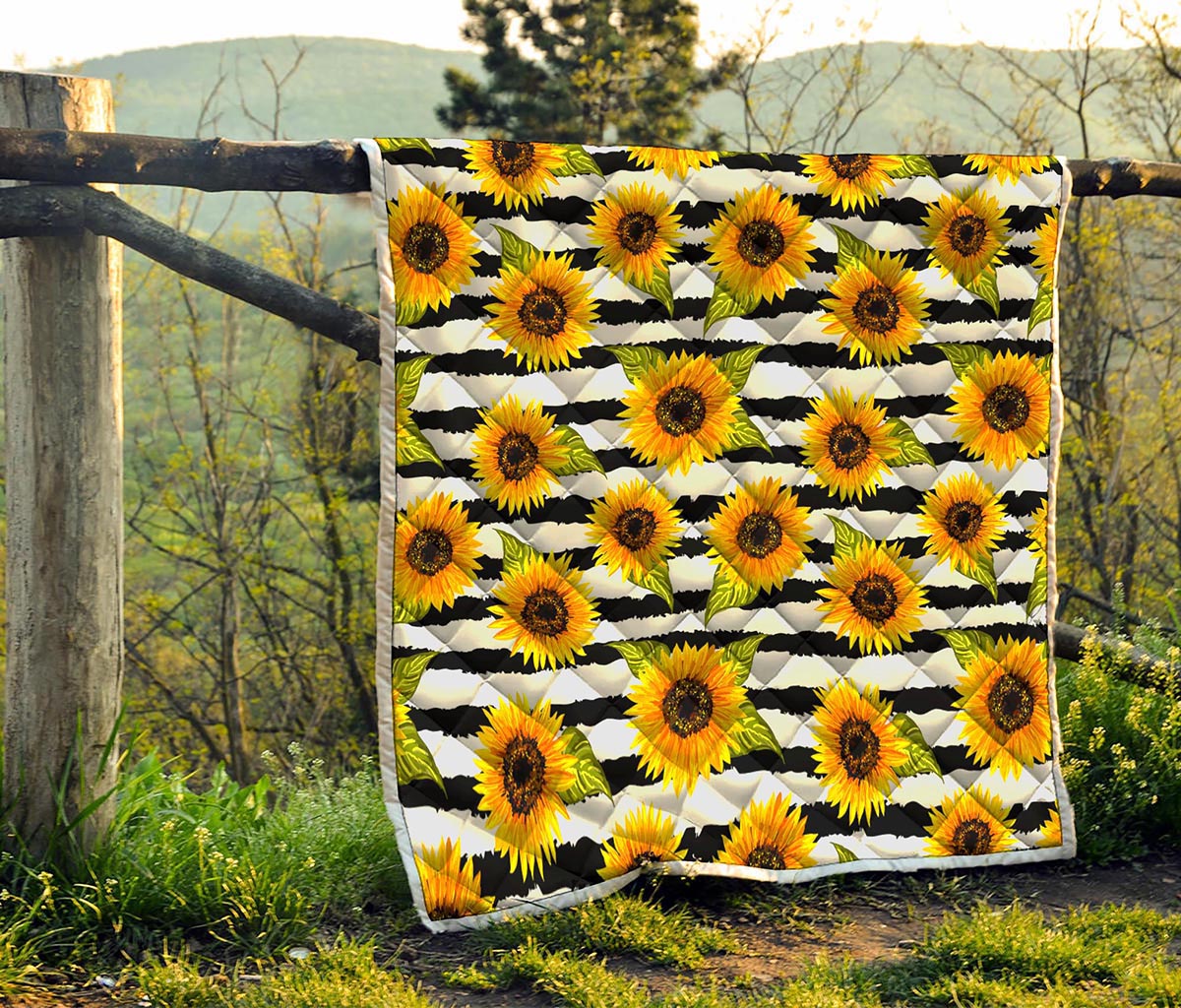 Sunflower Striped Pattern Print Quilt
