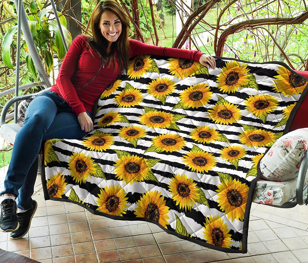 Sunflower Striped Pattern Print Quilt