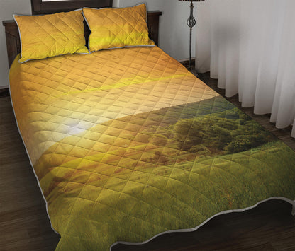 Sunrise Field Print Quilt Bed Set