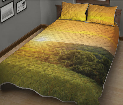 Sunrise Field Print Quilt Bed Set