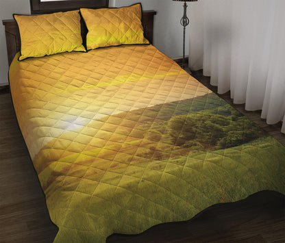 Sunrise Field Print Quilt Bed Set