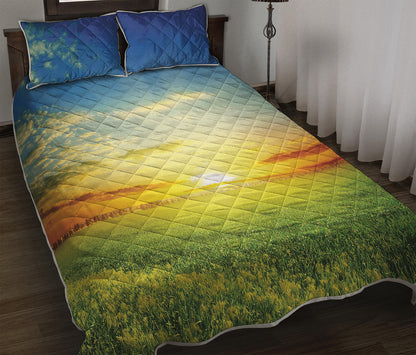 Sunrise Meadow Print Quilt Bed Set