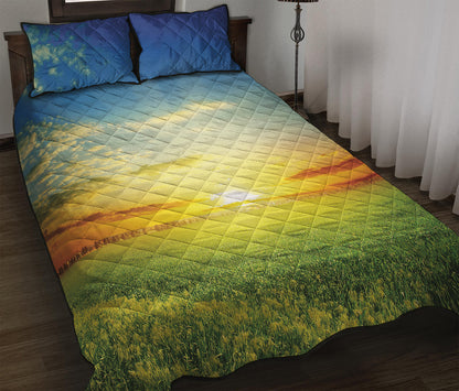 Sunrise Meadow Print Quilt Bed Set