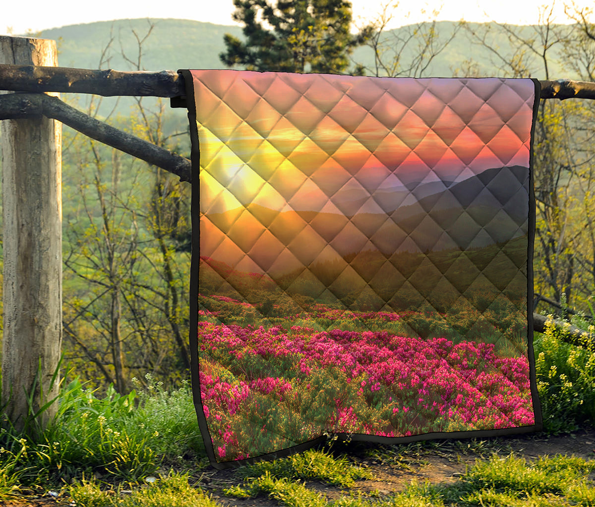 Sunrise Mountain Print Quilt