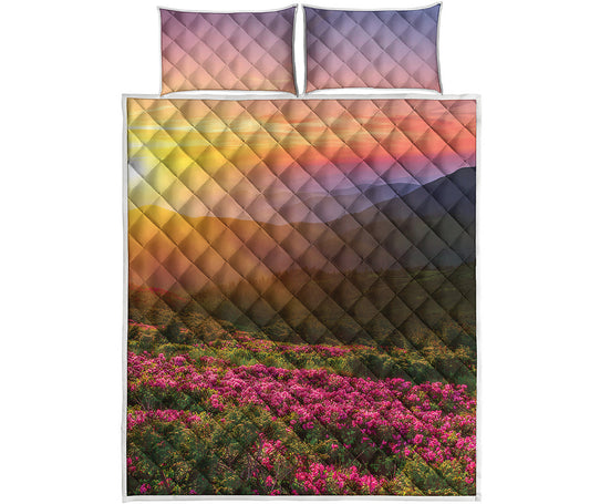 Sunrise Mountain Print Quilt Bed Set