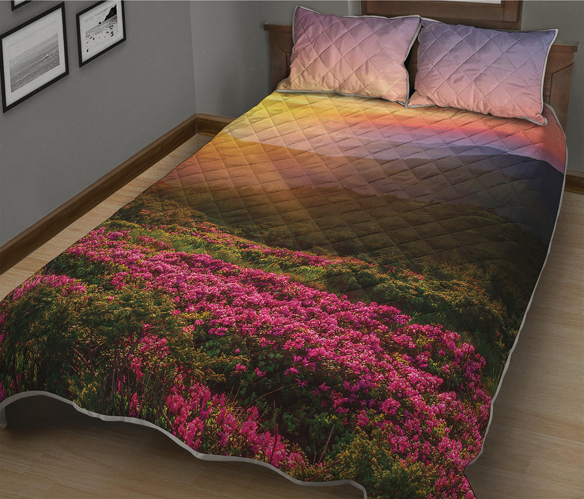 Sunrise Mountain Print Quilt Bed Set