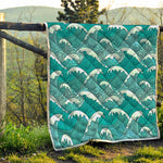 Surfing Wave Pattern Print Quilt