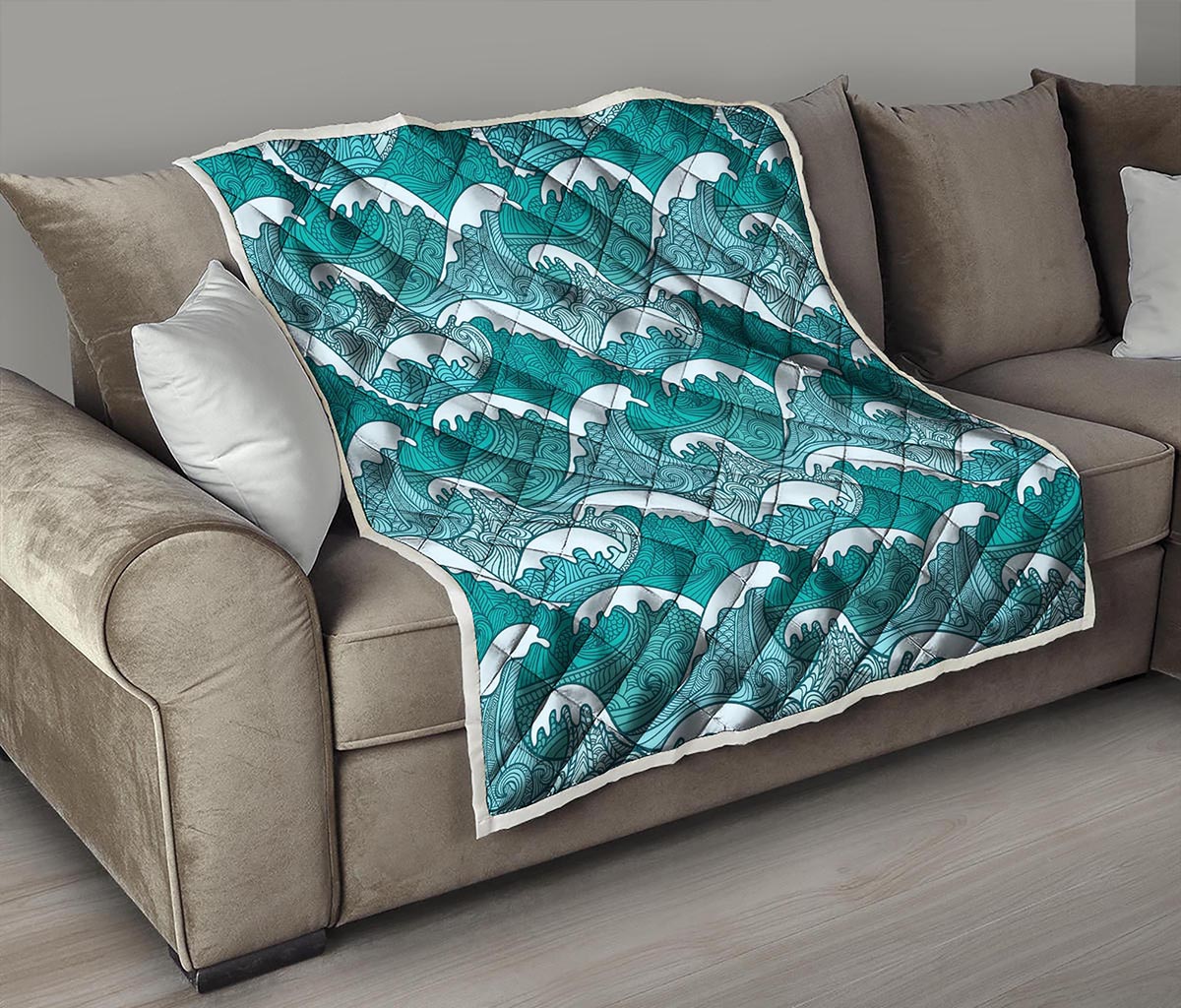 Surfing Wave Pattern Print Quilt